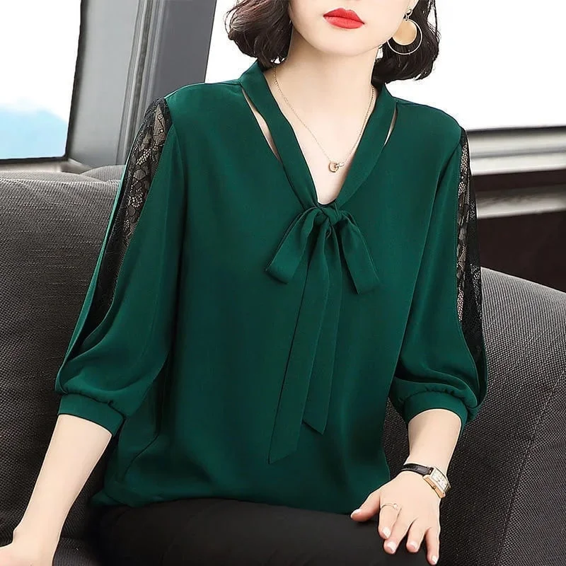 Bluza verde eleganta cu voal brodat inserat, model 137