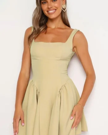 Rochie scurta babydoll MARA, cu spatele gol si funda, Bej, Marime S/M/L