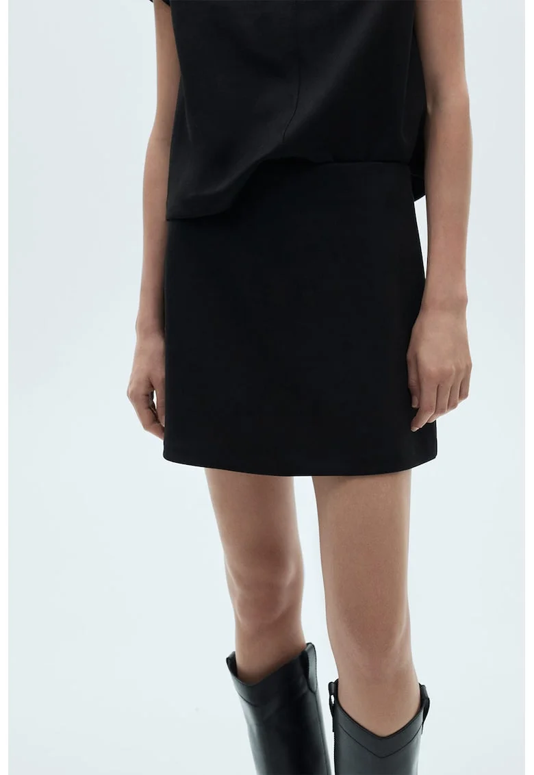 Fusta mini cambrata, Negru