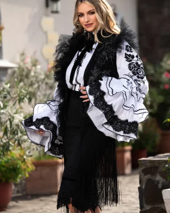 Bundita Domneasca cu broderii dantelate