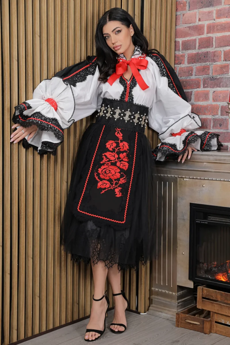 Fusta midi eleganta din tulle negru cu insertie de dantela Legendaria by Venezia