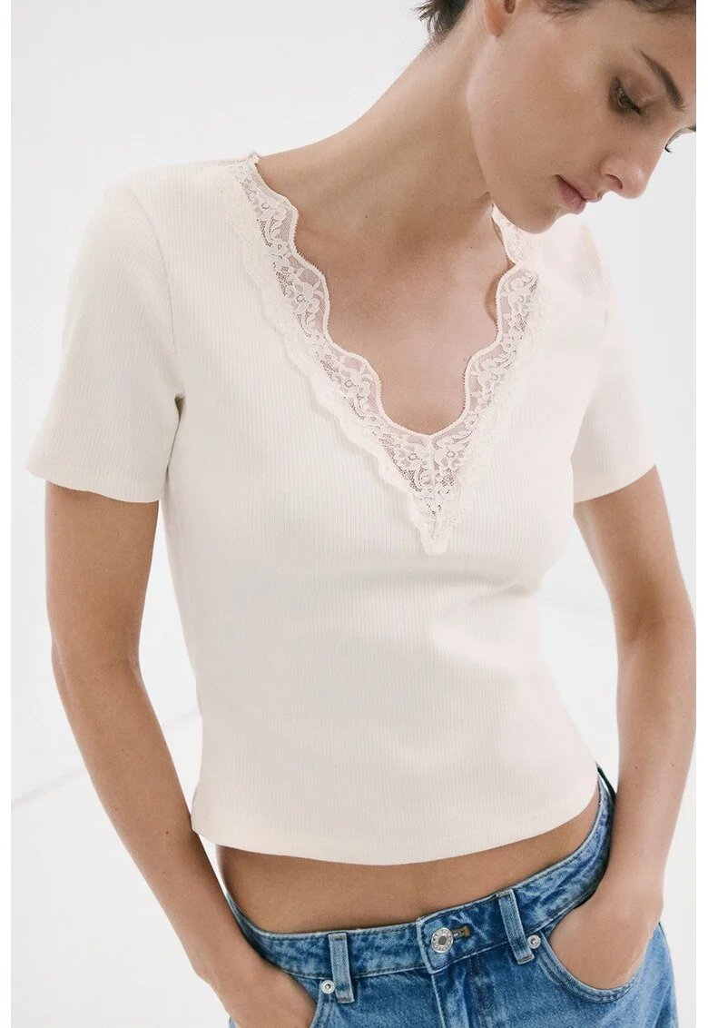 Tricou cu decolteu in V cu insertii din dantela, Bej deschis