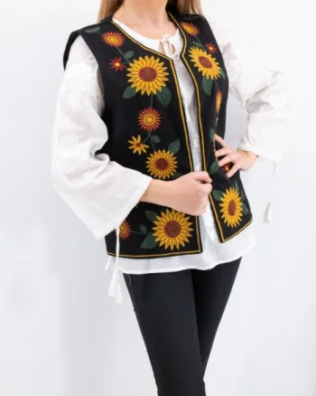 Vesta brodata cu model traditional Floarea Soarelui
