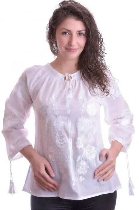 Ie traditionala alba cu motiv floral alb Anita