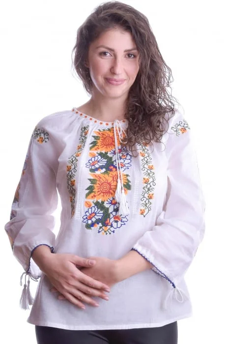 Ie traditionala alba cu motiv floral galben Simina