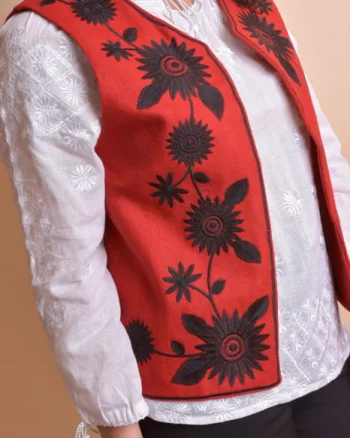 Vesta traditionala rosie cu broderie florala neagra Irina