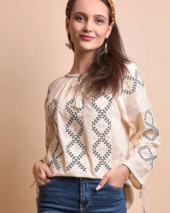 Ie traditionala crem cu motiv geometric auriu Dora