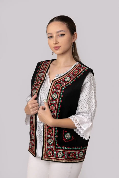 Vesta traditionala neagra cu broderie florala multicolora Emanuela 01