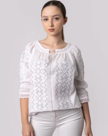 Ie traditionala alba cu motiv geometric argintiu Celia 01