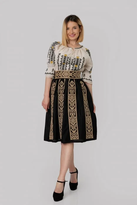 Fusta traditionala neagra cu broderie geometrica crem Doina