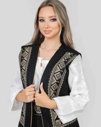 Vesta traditionala neagra cu broderie geometrica crem Flavia