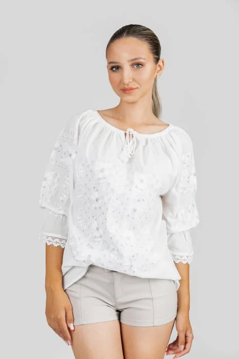 Ie traditionala alba cu motiv floral argintiu Angelica 01