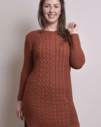 Pulover lung caramiziu cu model impletit