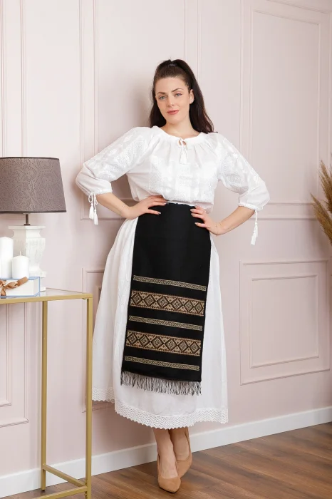 Catrinta traditionala neagra cu broderie geometrica crem Ileana