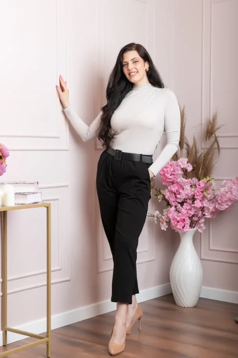 Pantaloni Jessie negri cu croi lejer si talie elastica
