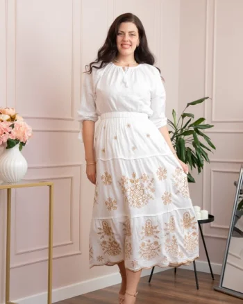 Fusta alba cu broderie florala aurie Carmen 02