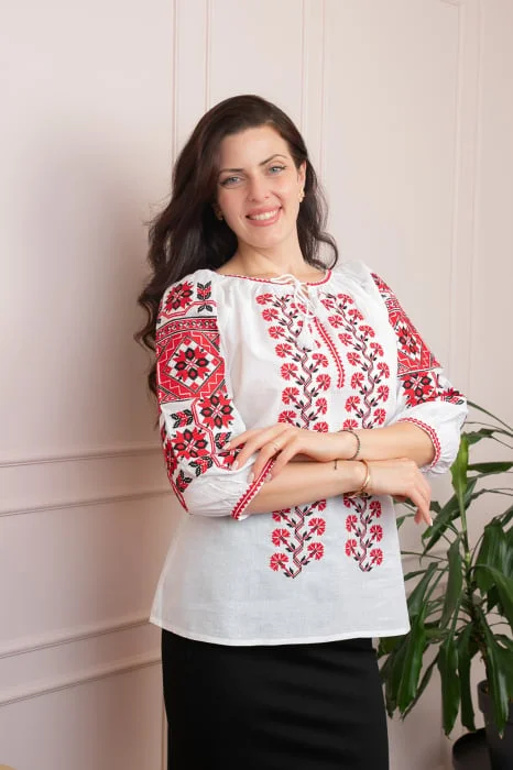 Bluza tip ie alba cu motiv geometric rosu Celina 02