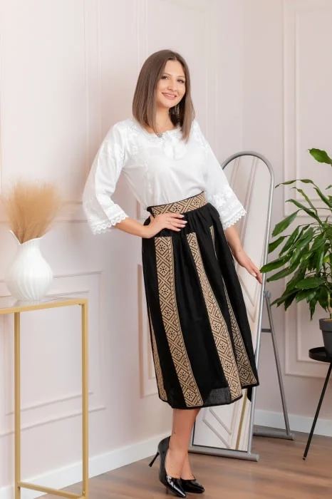 Fusta traditionala neagra cu broderie geometrica crem Magdalena 02