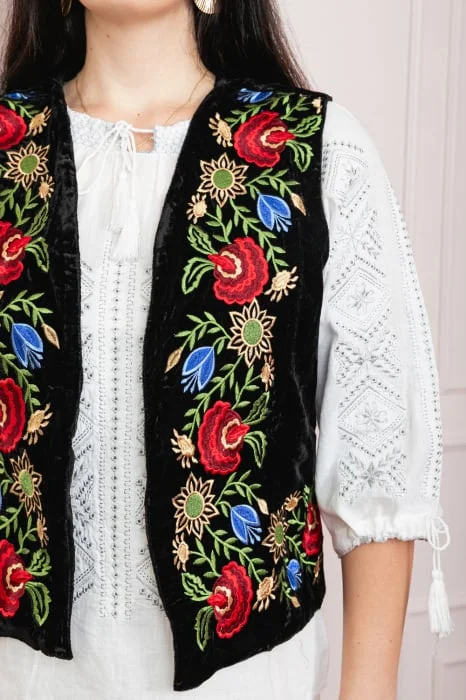 Vesta traditionala neagra cu broderie florala multicolora Ilinca