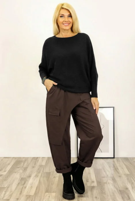 Pulover cu maneci fluture si perlute fine pe spate din vascoza, negru