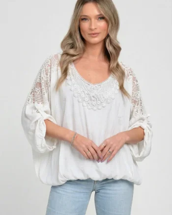 Bluza alba din matase cu dantela si broderie decorativa si insertii discrete stralucitoare de paiete