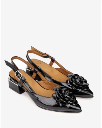Pantofi dama  negri din piele lacuita cu ornament floare