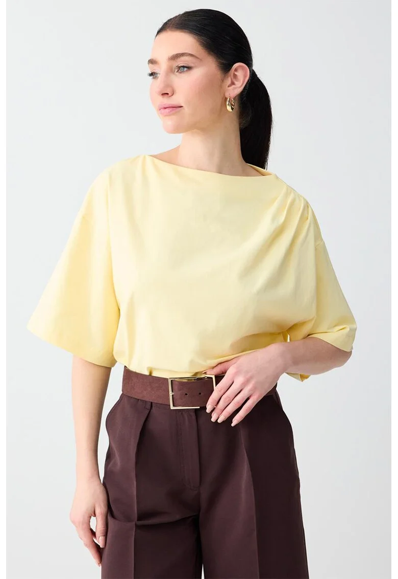 Bluza lejera cu decolteu barcuta, Galben pai