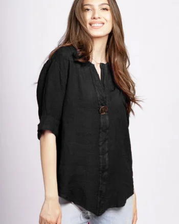Camasa neagra din in cu nasture metalic decorativ