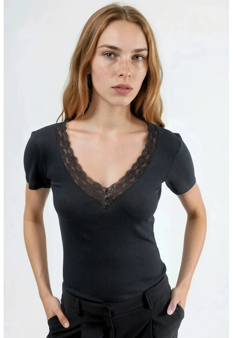 Bluza dama  guler in V, detalii din dantela, negru, bumbac