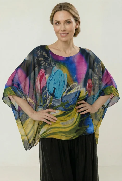 Bluza vaporoasa tip poncho din matase, croi oversized cu print lalele stilizate fond bleumarin