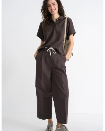 Tricou lejer cu guler polo si model uni, Maro inchis