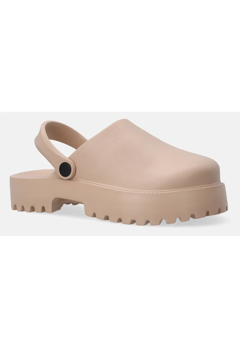 Saboti cu toc masiv si design slingback