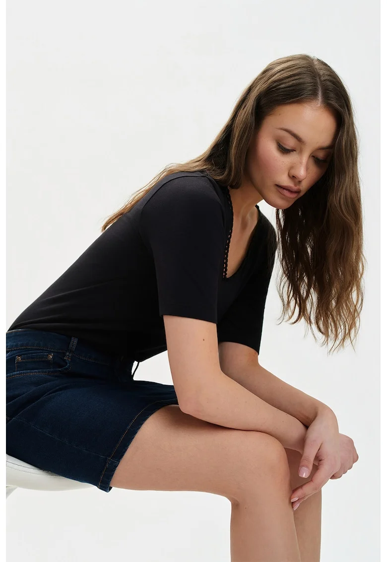 Tricou cu decolteu in V, Negru