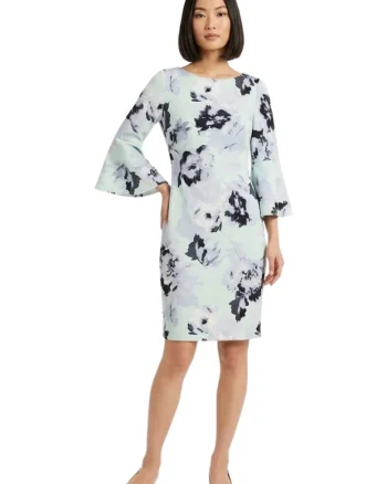 Rochie cu model floral si maneci evazate,