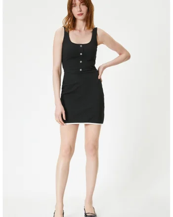Rochie cambrata cu nasturi decorativi, Negru
