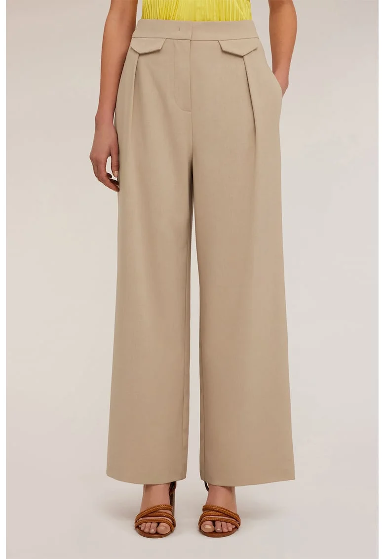 Pantaloni cu croiala ampla si pliuri, Maro deschis