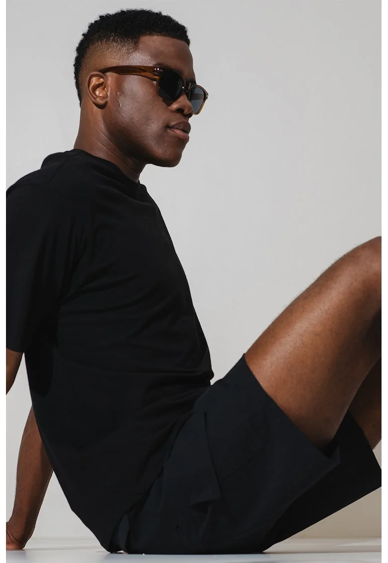 Pantaloni scurti de baie cu buzunare laterale cu clapa, Negru