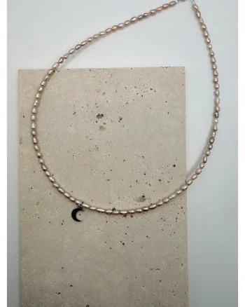 Colier handmade, realizat din perle de cultura roz, pandantiv semiluna argint925, inchiderile argint925