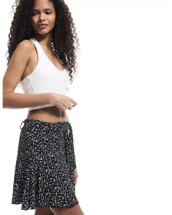Fusta mini cu model floral, Alb/Negru