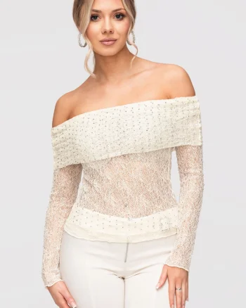 Bluza dama eleganta cu decolteu spaniol din dantela fina, croiala mulata, Ecru