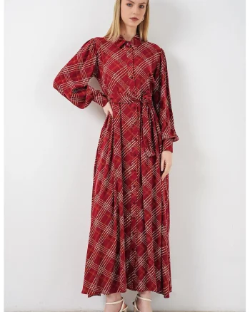 Rochie tip camasa, midi,  model in carouri, viscoza, rosu