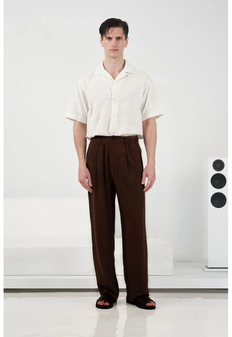 Pantaloni barbati,  plisati, talie modal - 654987, Maro