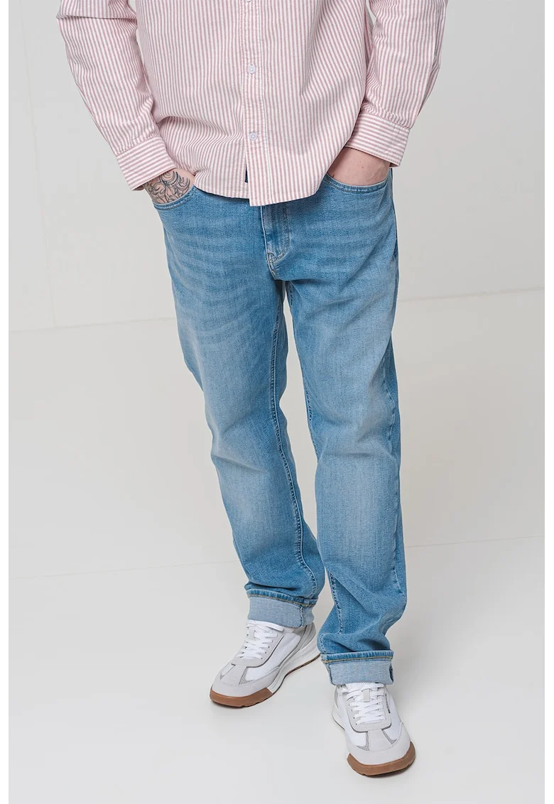 Blugi slim fit cu talie medie