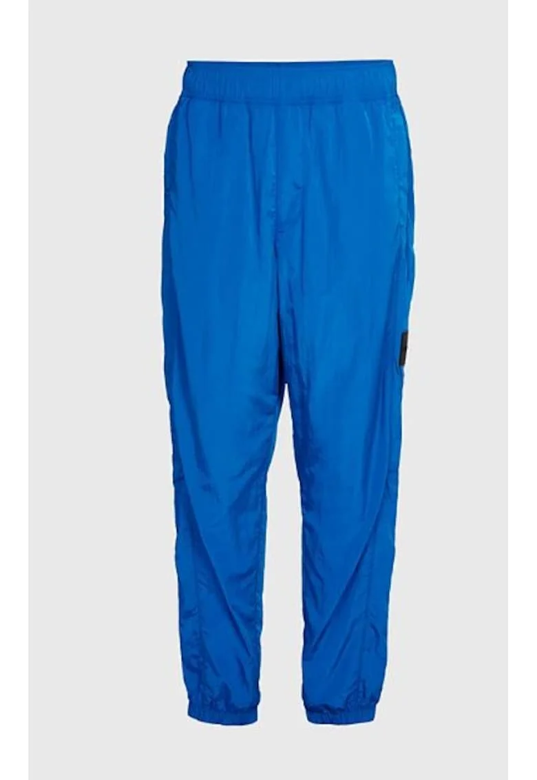 Pantaloni cu talie medie