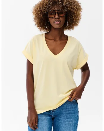 Tricou lejer cu decolteu in V