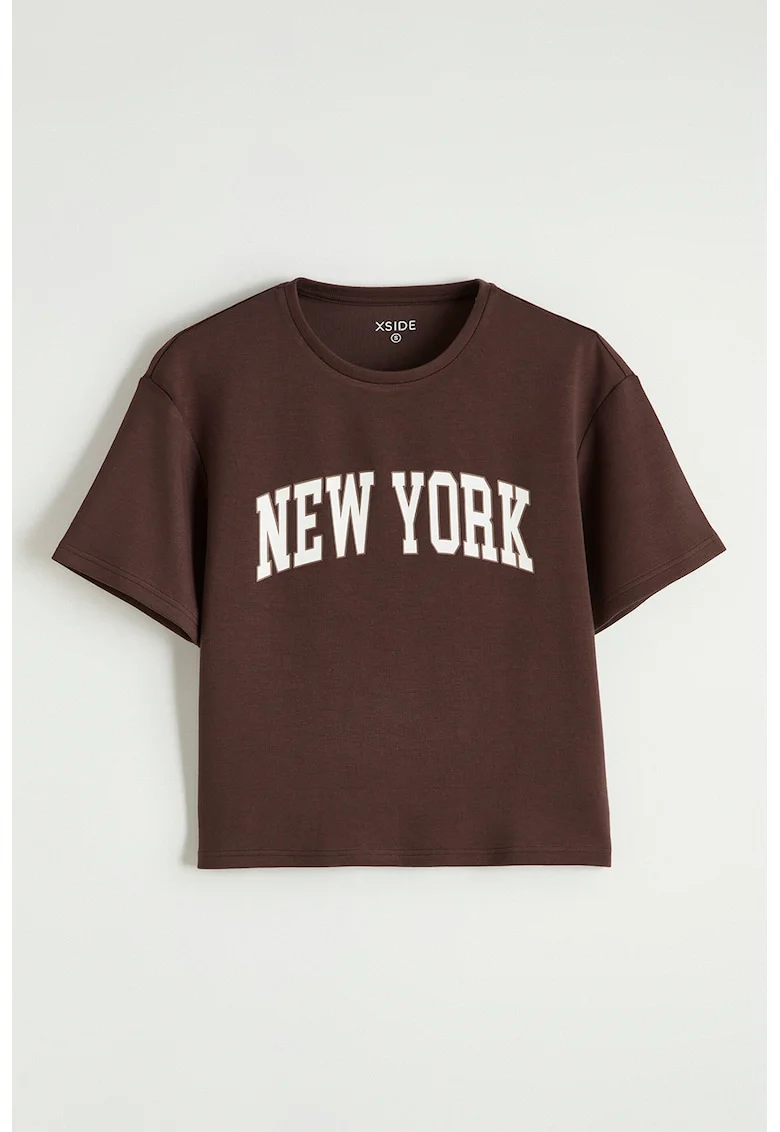 Tricou cu decolteu la baza gatului si imprimeu text, Alb/Maro pamantiu