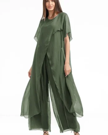 Compleu cu pantaloni lejeri si bluza fluida in colturi lungi, din matase si vascoza, kaki