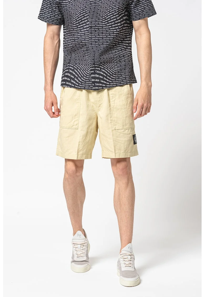 Pantaloni scurti din amestec de in cu snur in talie, Verde fistic