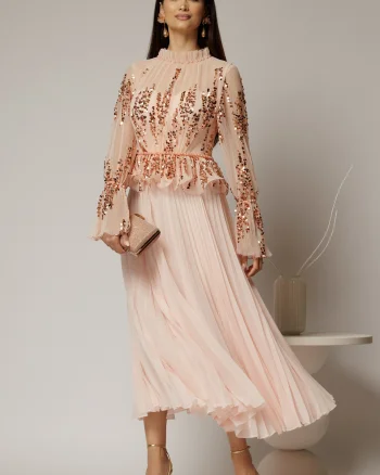 Rochie midi roz de seara din voal plisat cu perle si paiete