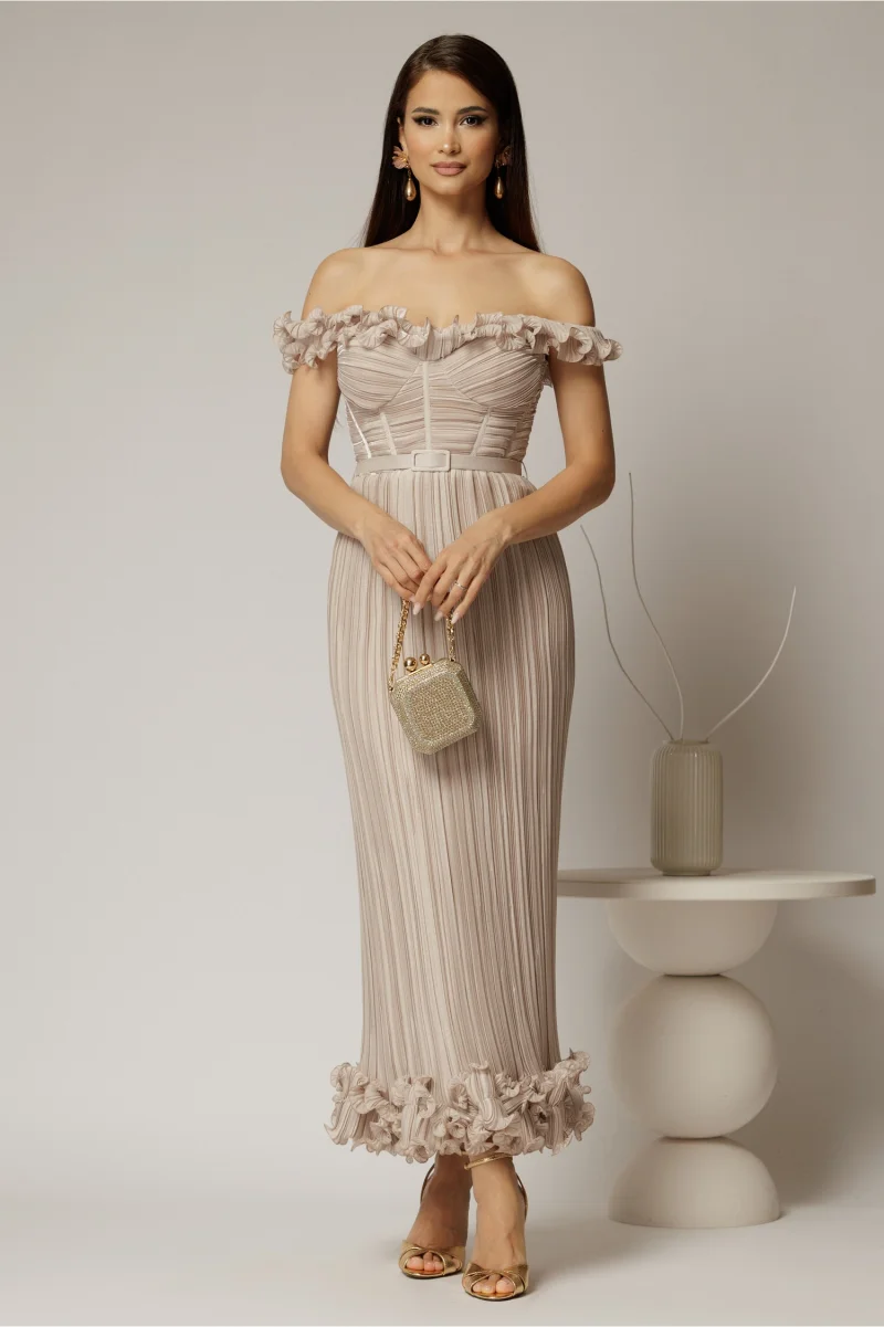 Rochie midi bej de ocazie cu bust tip corset si fusta plisata
